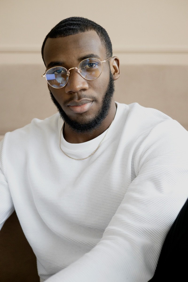 Portrait representing an anonymous client